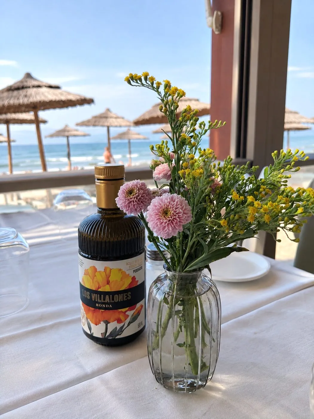 Diseño floral para un restaurante frente al mar en Marbella
